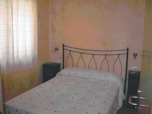 Hostal Valle Del Iregua Albelda De Iregua Habitación foto